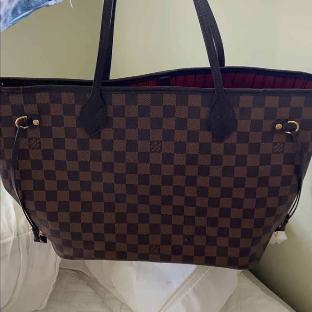 Louis Vuitton MM Neverfull